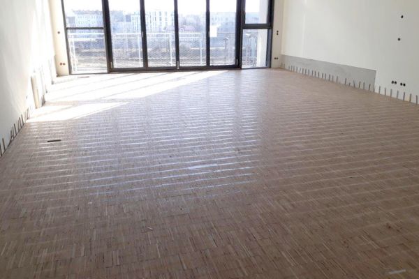 Heizhaus-Studio 2.3 Arbeitsfläche großer Raum 68 qm