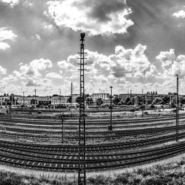 Heizhaus-Studios Blick nach Süden Schienenmeer-Panorama