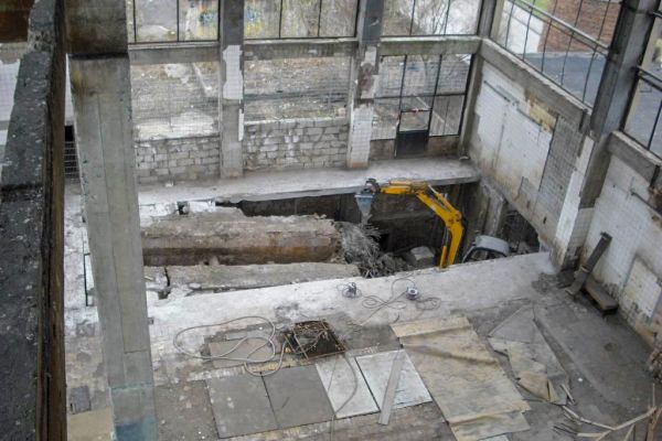 Abrissarbeiten im alten Kohlenschacht-Keller